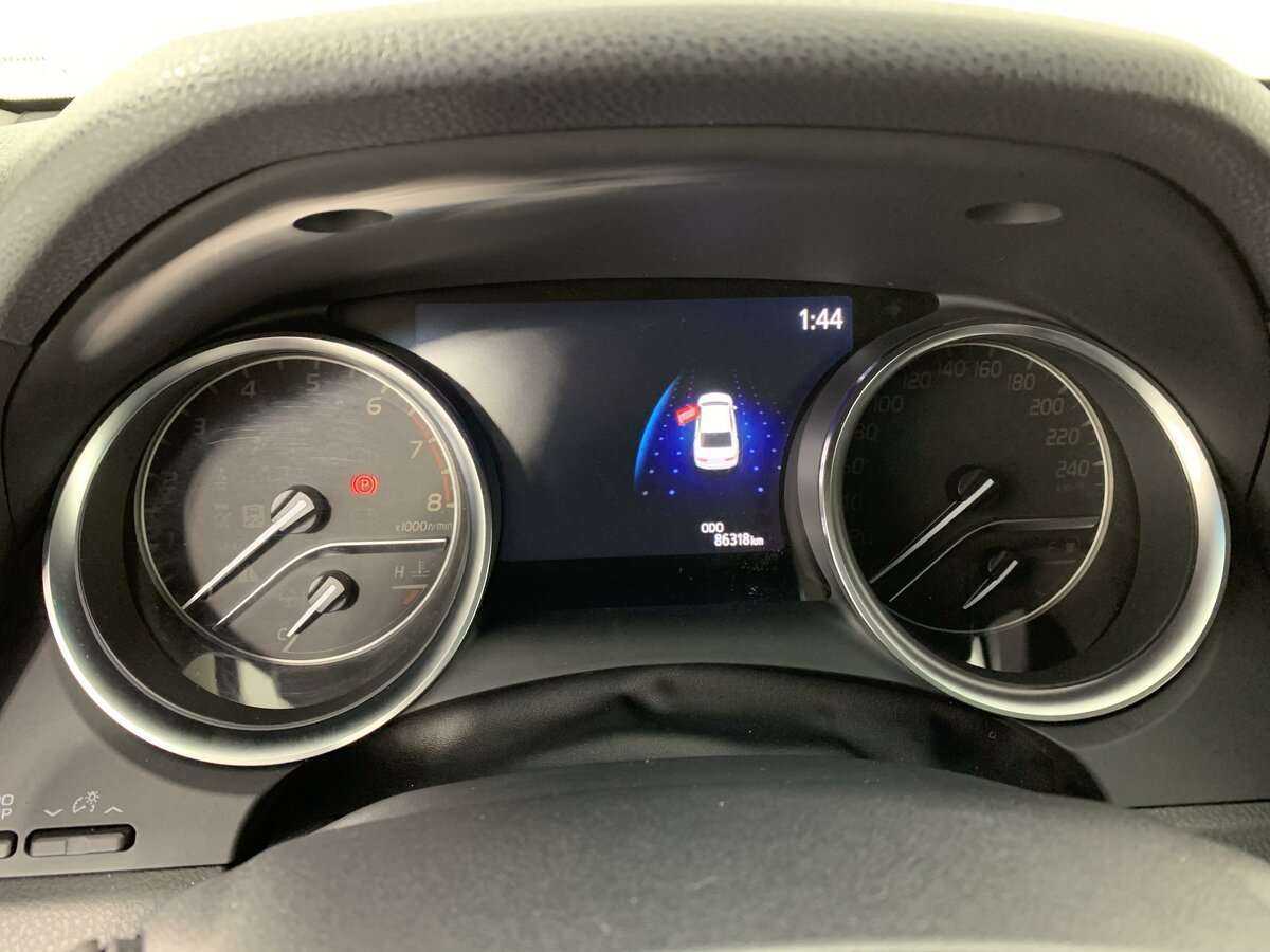 Toyota Camry с пробегом — 2021 год. Фото: #10