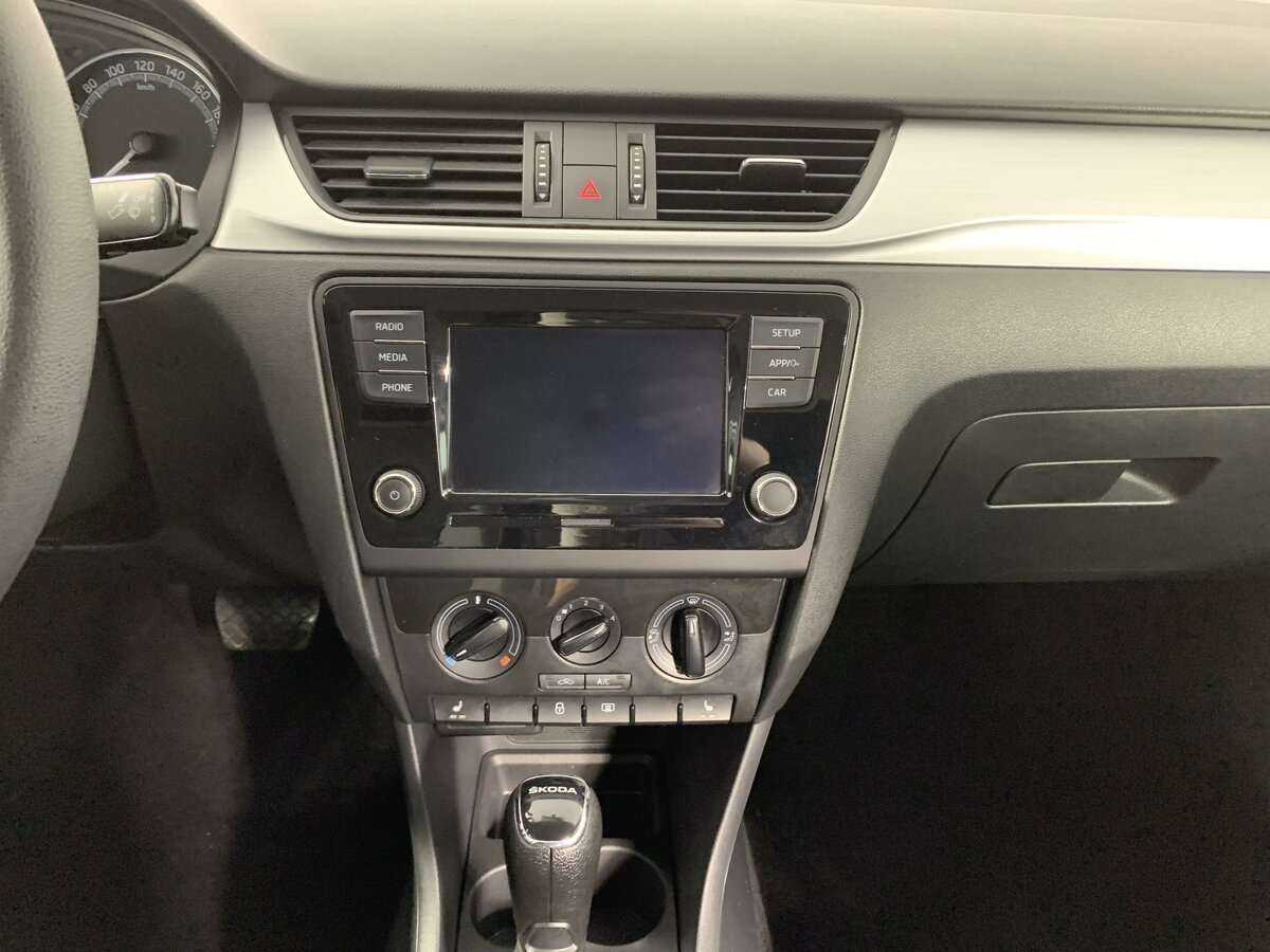 Skoda Rapid с пробегом — 2019 год. Фото: #12