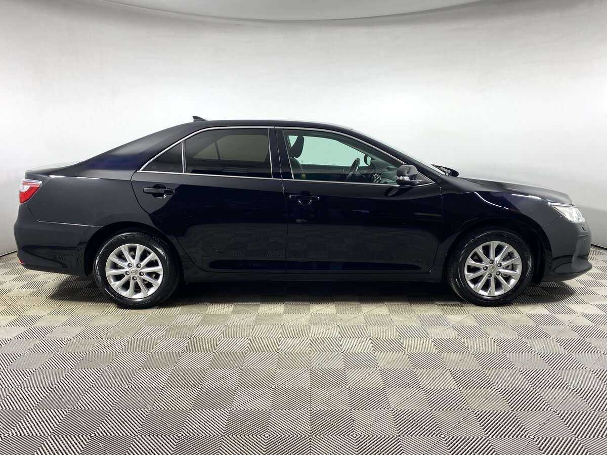 Toyota Camry с пробегом — 2017 год. Фото: #3