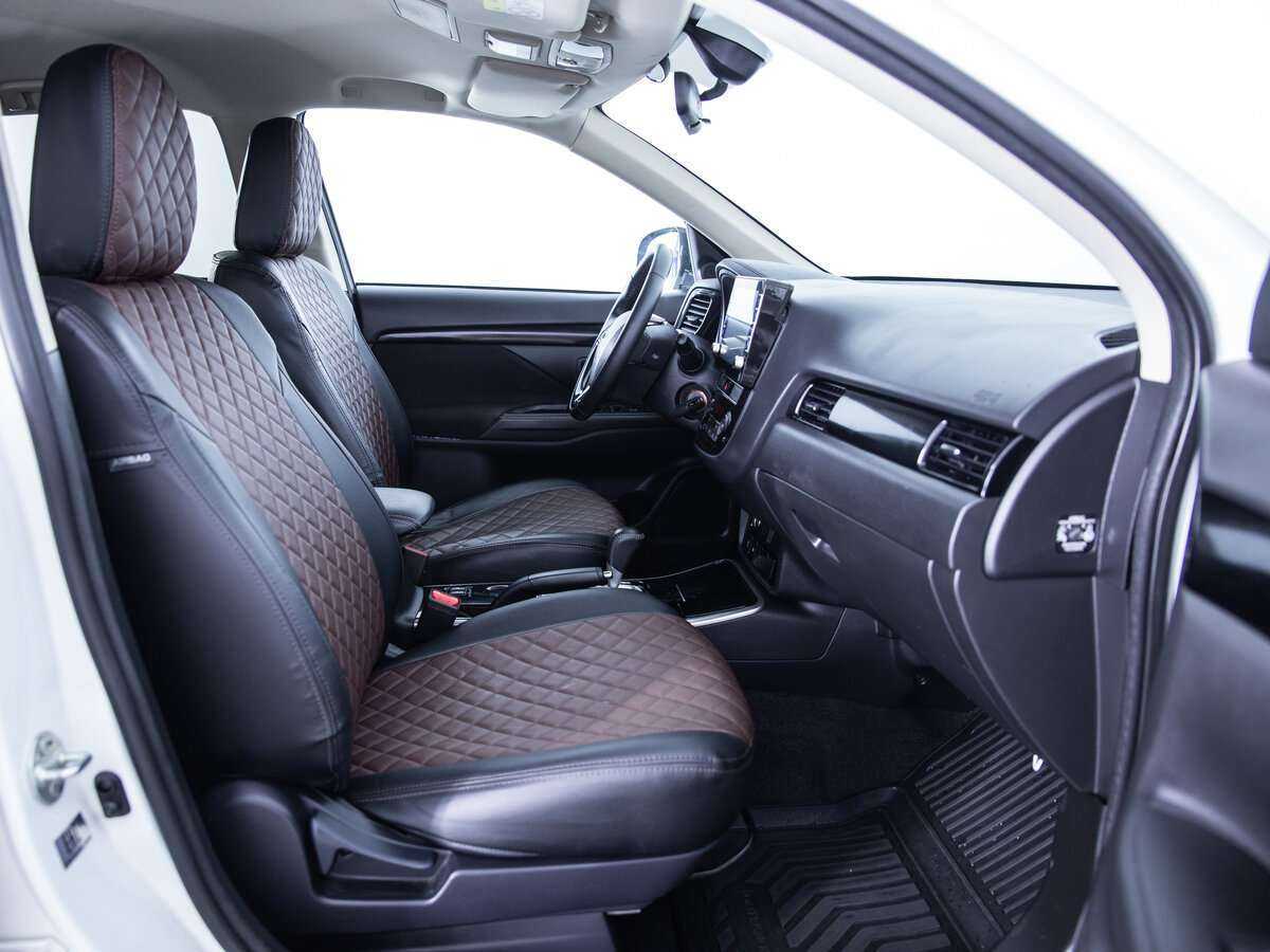 Mitsubishi Outlander с пробегом — 2020 год. Фото: #11