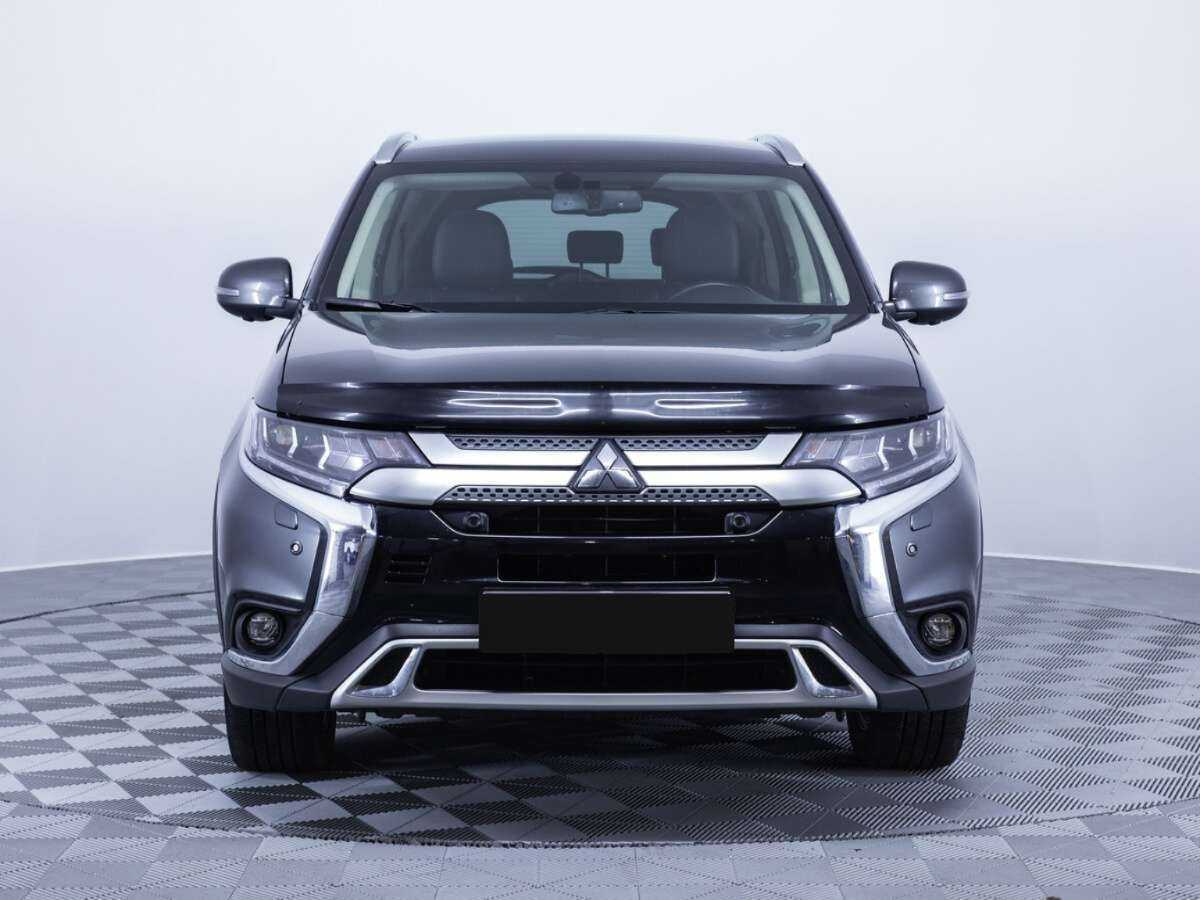 Mitsubishi Outlander с пробегом — 2021 год. Фото: #1