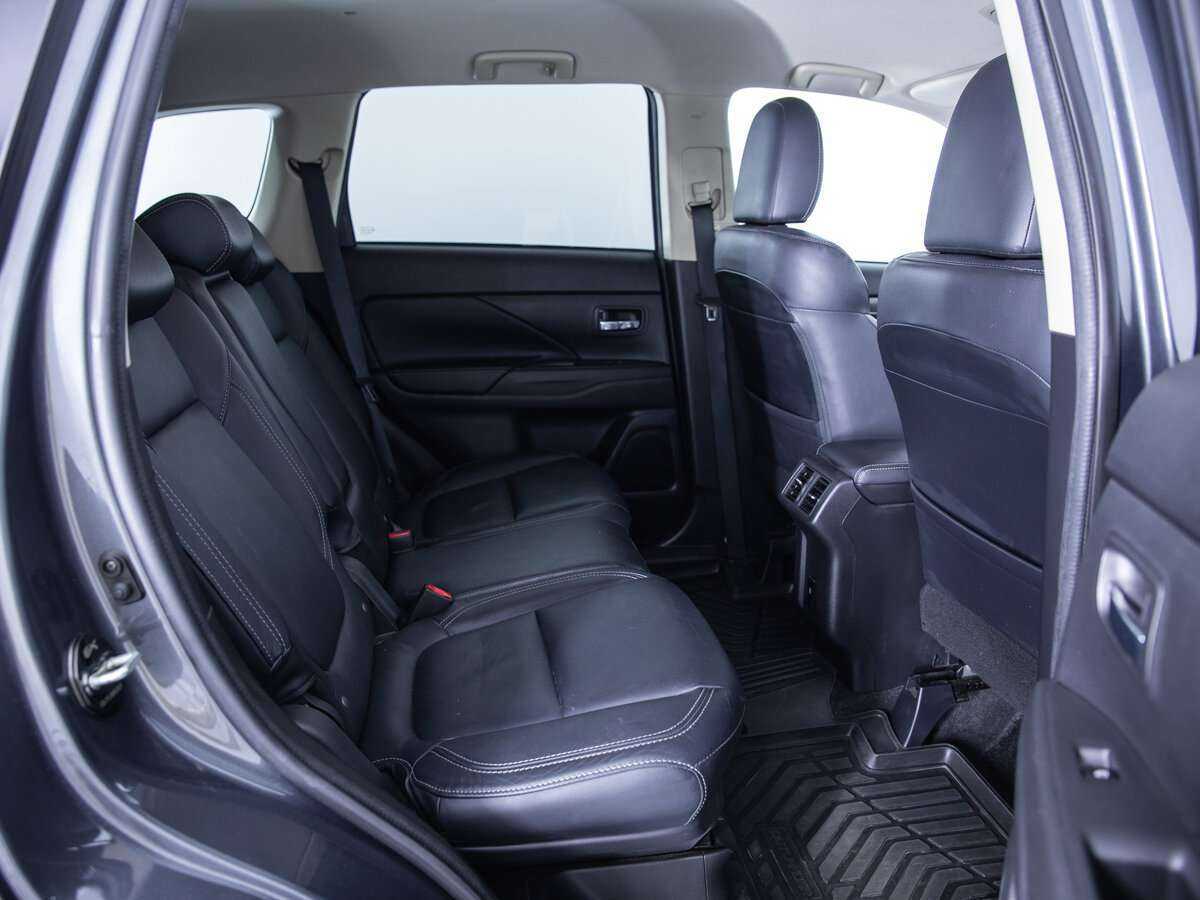 Mitsubishi Outlander с пробегом — 2021 год. Фото: #17