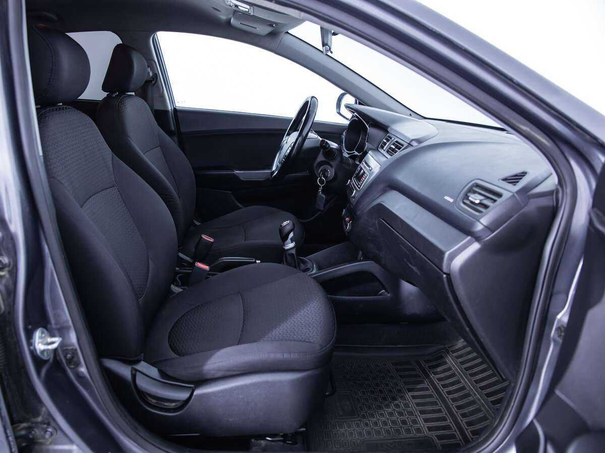 Kia Rio с пробегом — 2017 год. Фото: #9