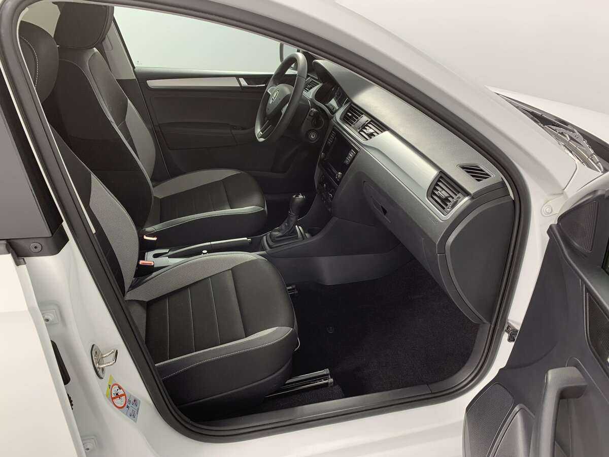 Skoda Rapid с пробегом — 2019 год. Фото: #16