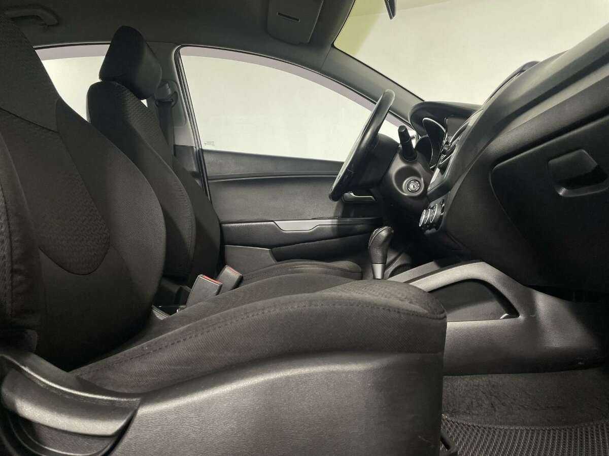 Kia Rio с пробегом — 2015 год. Фото: #13