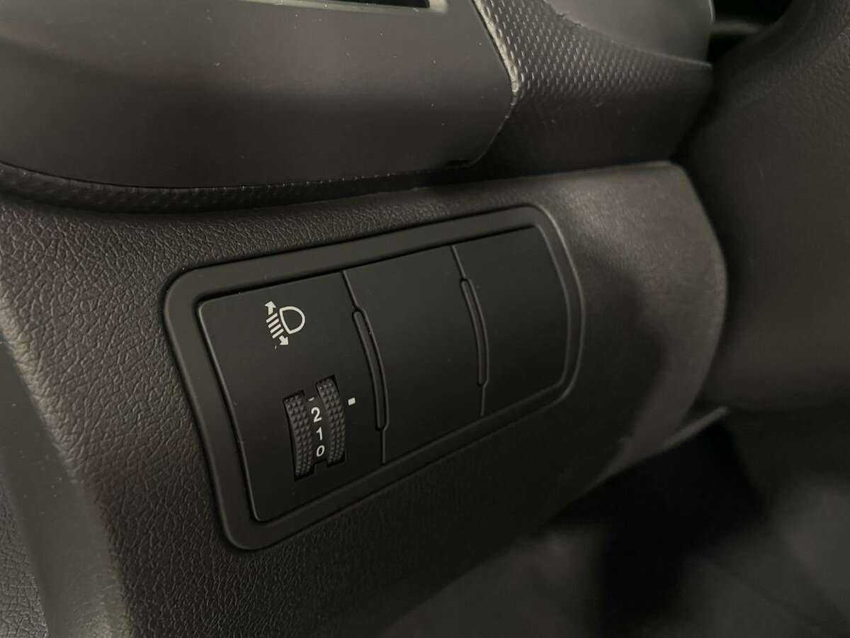 Hyundai Solaris с пробегом — 2012 год. Фото: #8