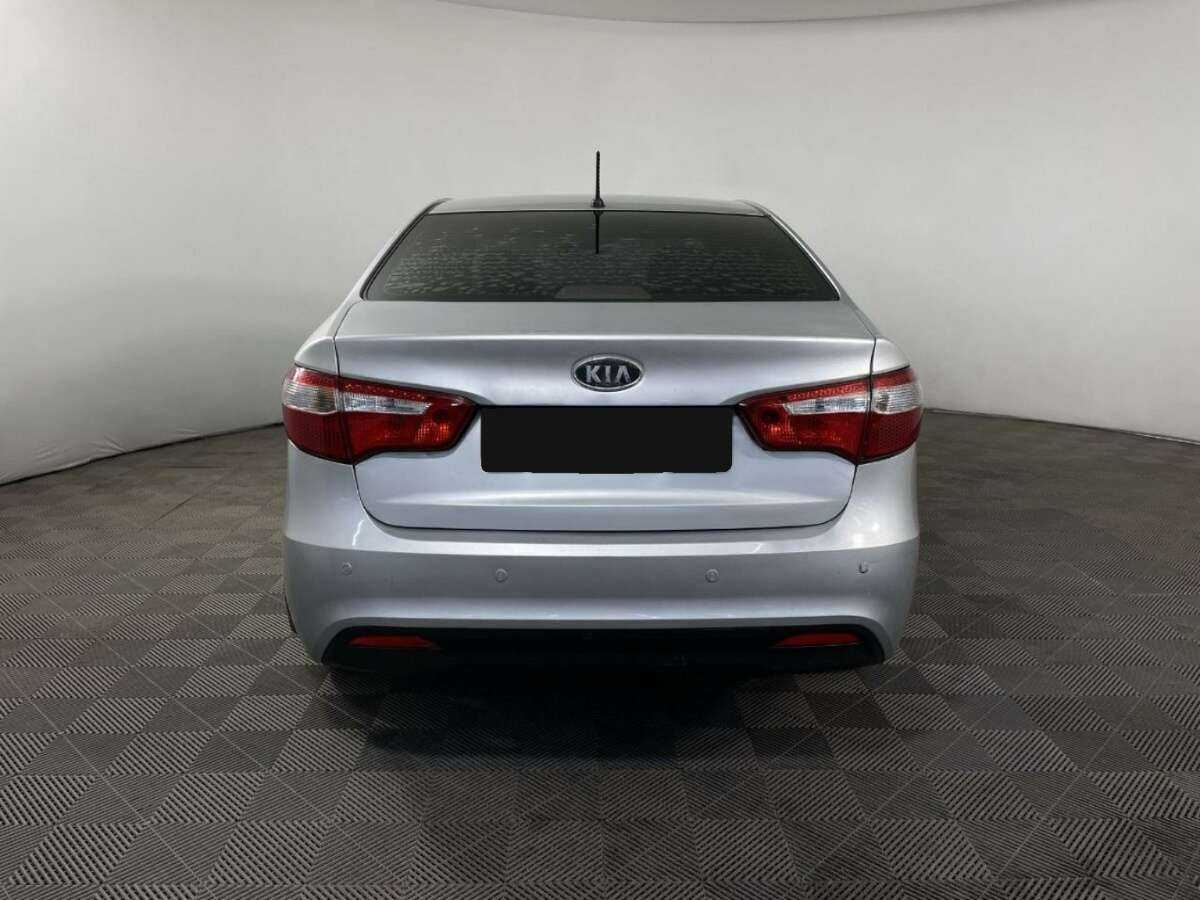 Kia Rio с пробегом — 2012 год. Фото: #2