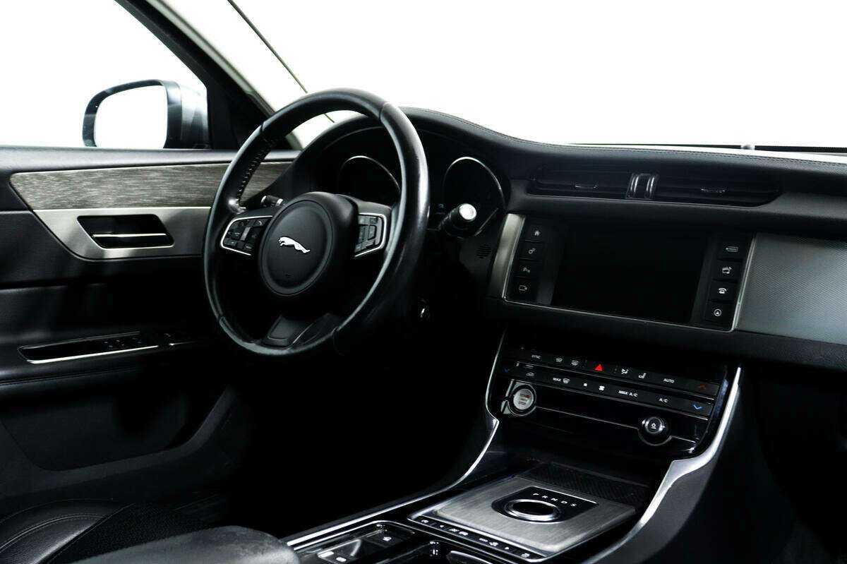 Jaguar XF с пробегом — 2016 год. Фото: #8