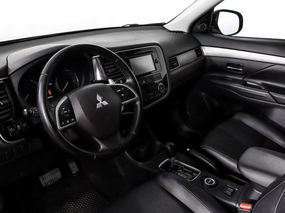 Mitsubishi Outlander с пробегом — 2013 год. Фото: #8