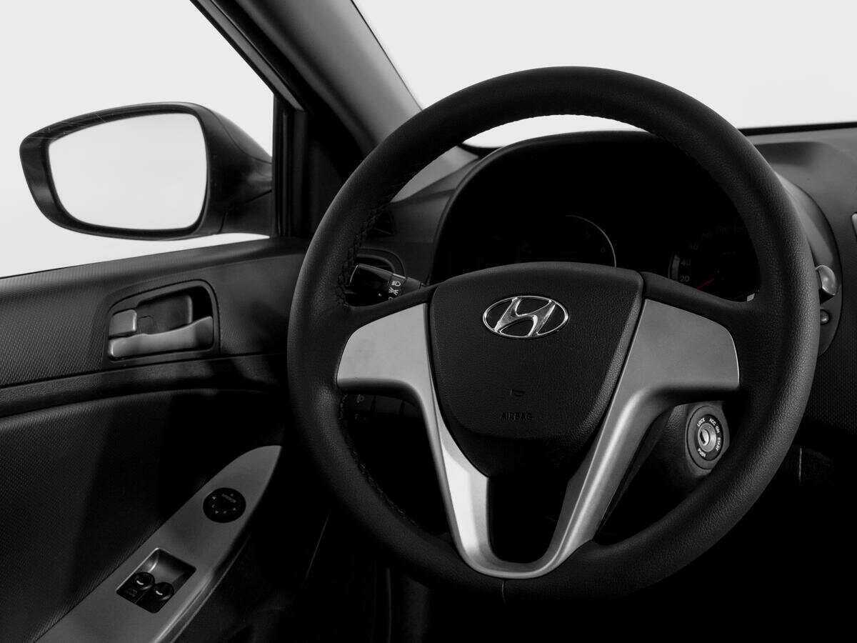 Hyundai Solaris с пробегом — 2015 год. Фото: #13