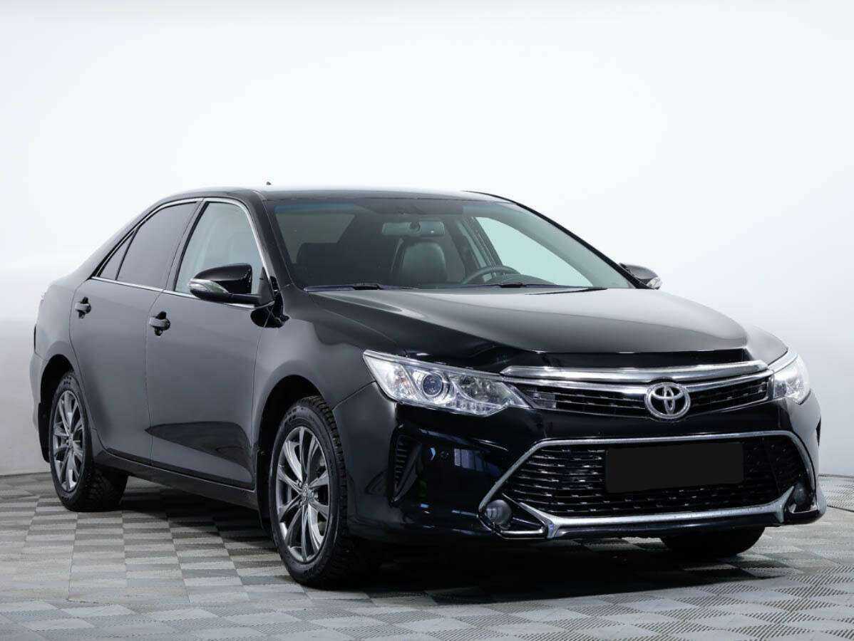 Toyota Camry с пробегом — 2016 год. Фото: #1