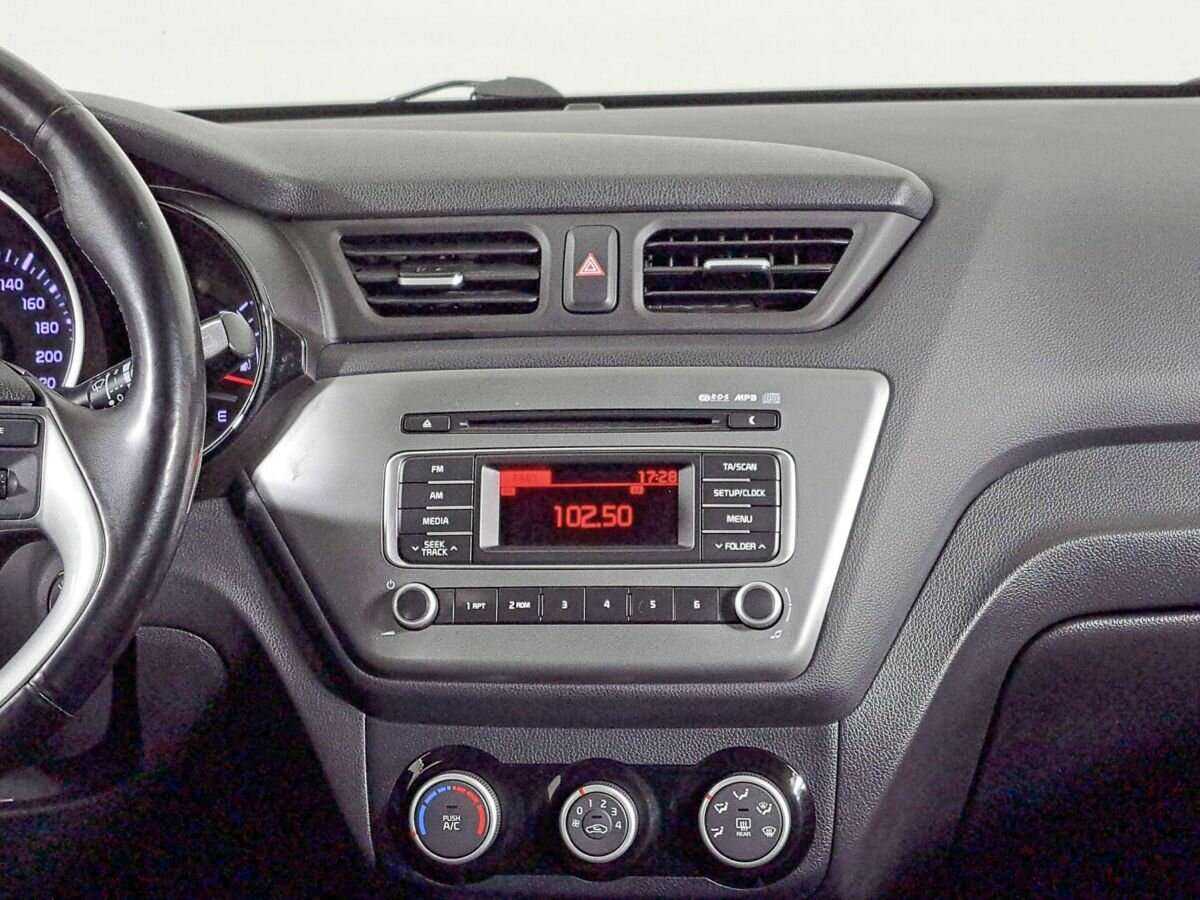Kia Rio с пробегом — 2016 год. Фото: #12
