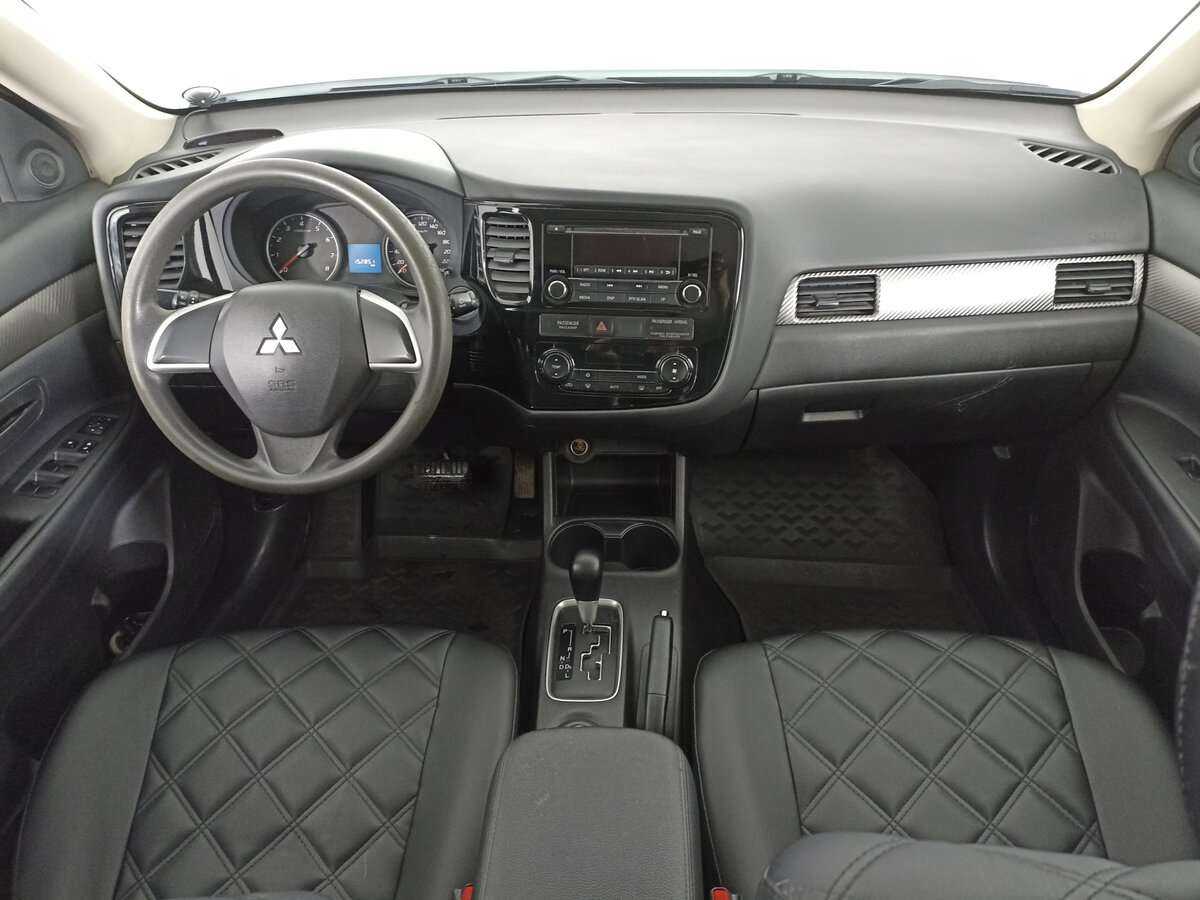 Mitsubishi Outlander с пробегом — 2014 год. Фото: #11