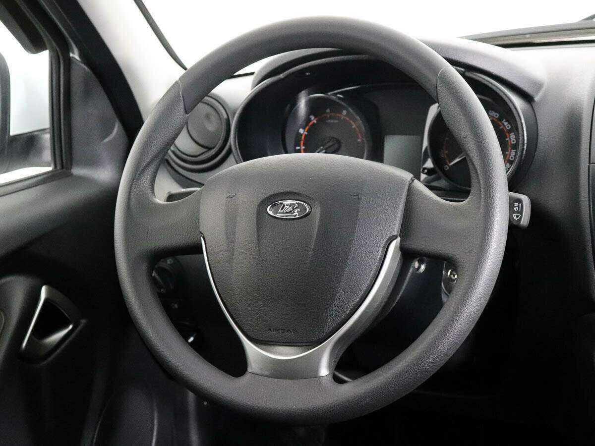 Lada (ВАЗ) Granta с пробегом — 2023 год. Фото: #11