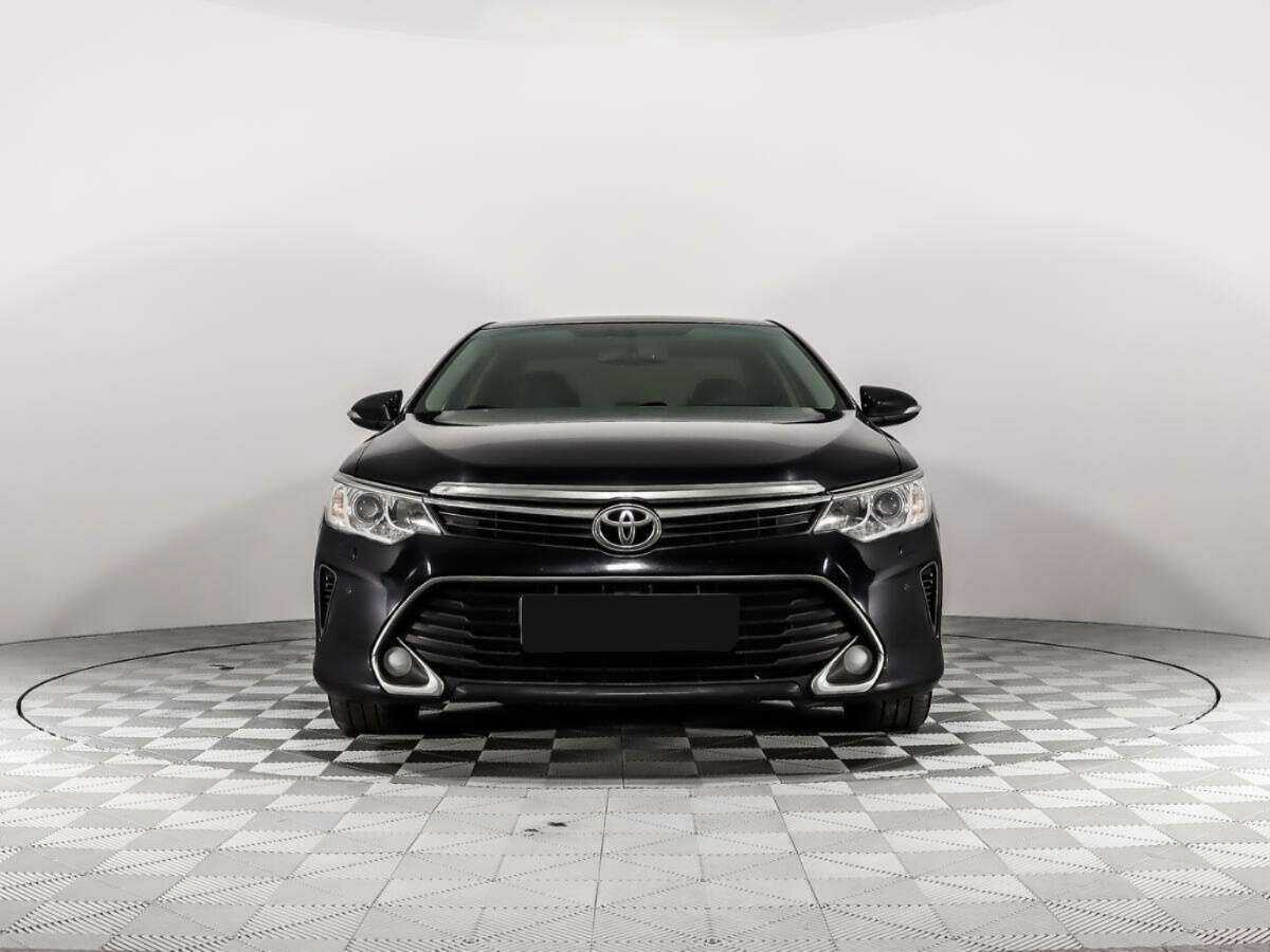 Toyota Camry с пробегом — 2016 год. Фото: #1