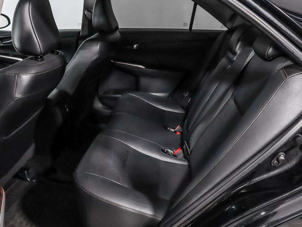 Toyota Camry с пробегом — 2016 год. Фото: #11