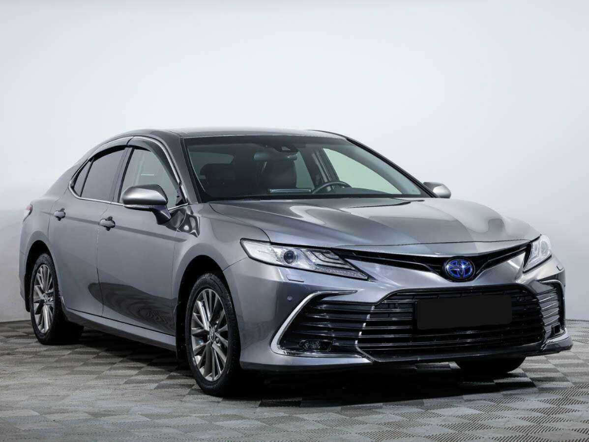 Toyota Camry с пробегом — 2021 год. Фото: #1