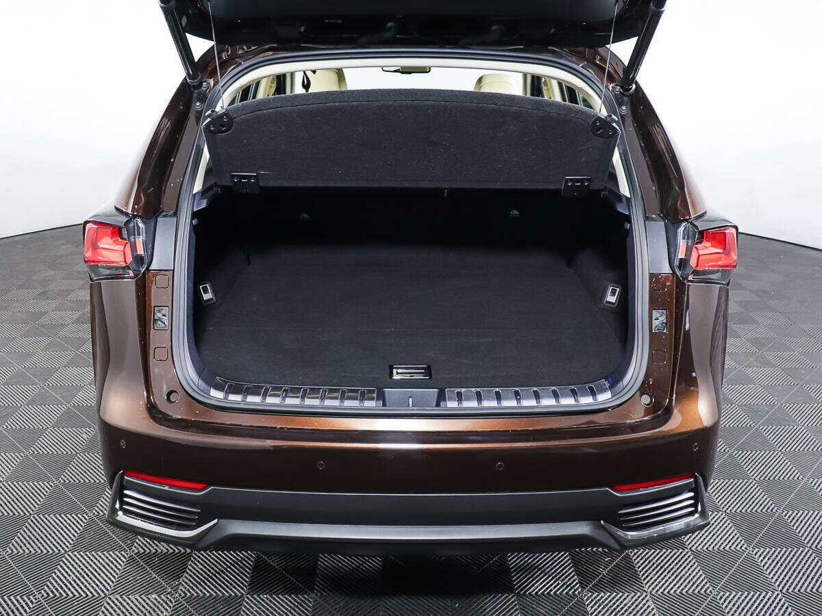 Lexus NX с пробегом — 2017 год. Фото: #9