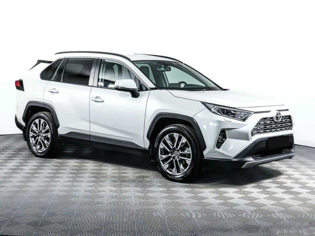 Toyota RAV4 с пробегом — 2021 год. Фото: #2