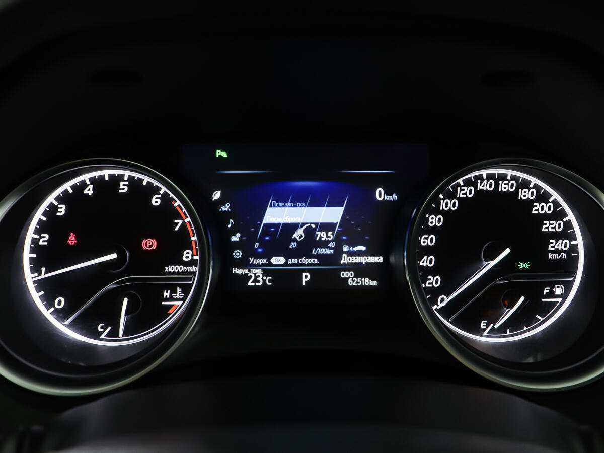 Toyota Camry с пробегом — 2018 год. Фото: #13