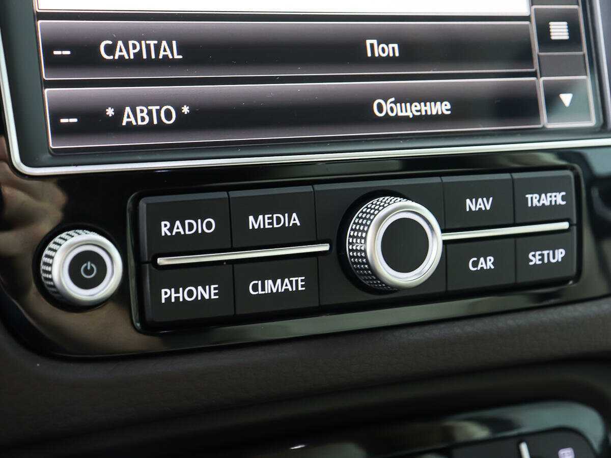 Volkswagen Touareg с пробегом — 2014 год. Фото: #21