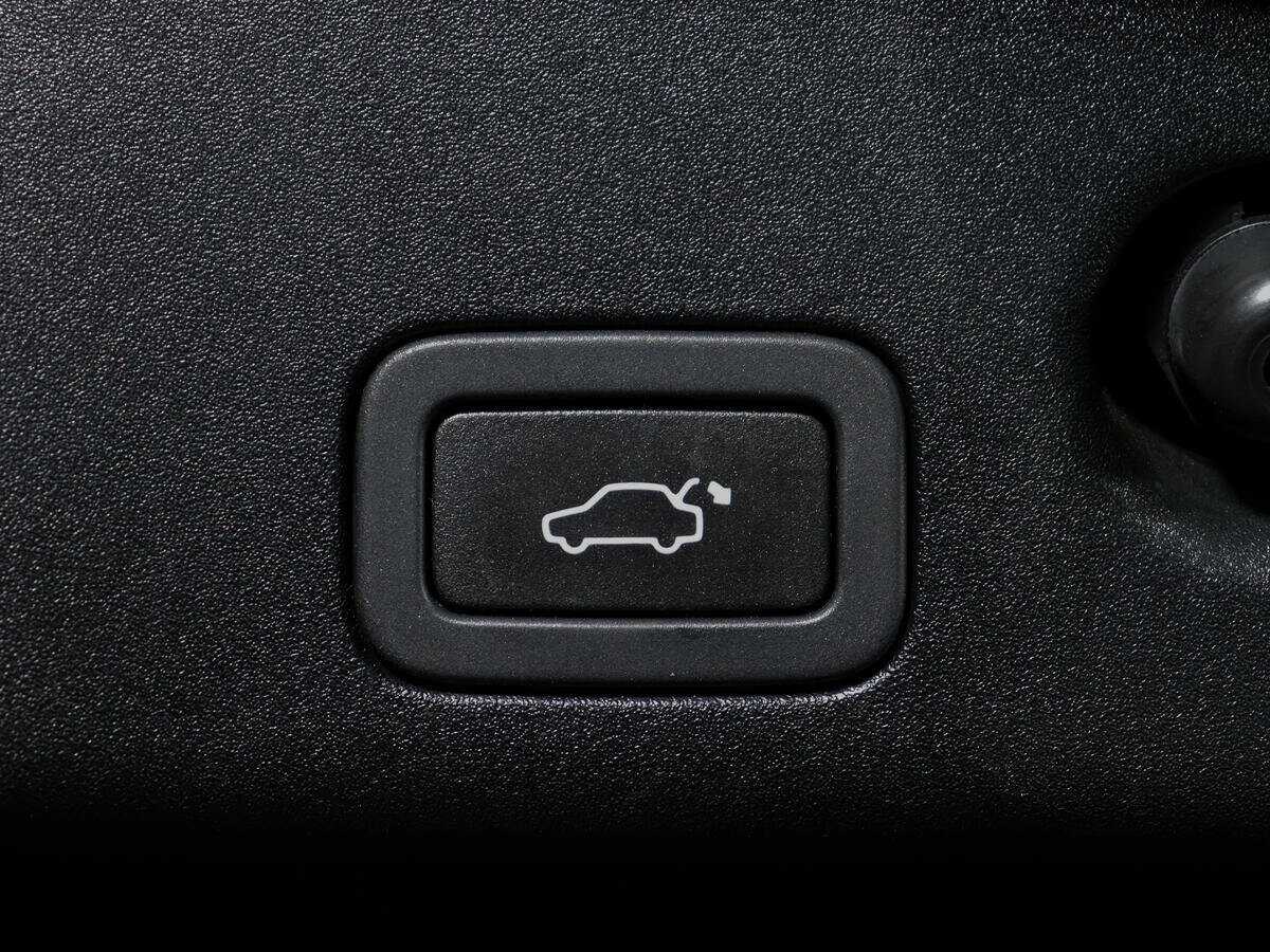 Jaguar XJ с пробегом — 2014 год. Фото: #22