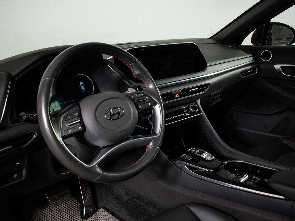 Hyundai Sonata с пробегом — 2021 год. Фото: #9