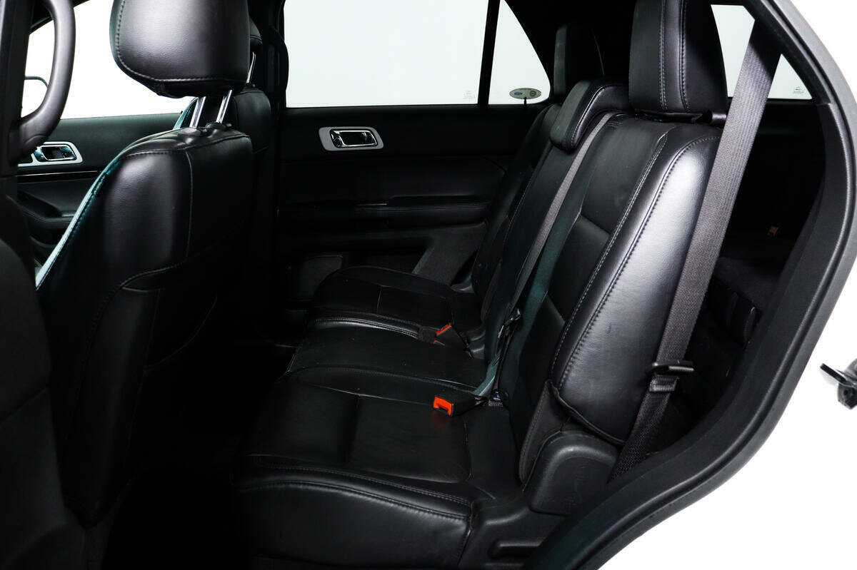 Ford Explorer с пробегом — 2012 год. Фото: #11