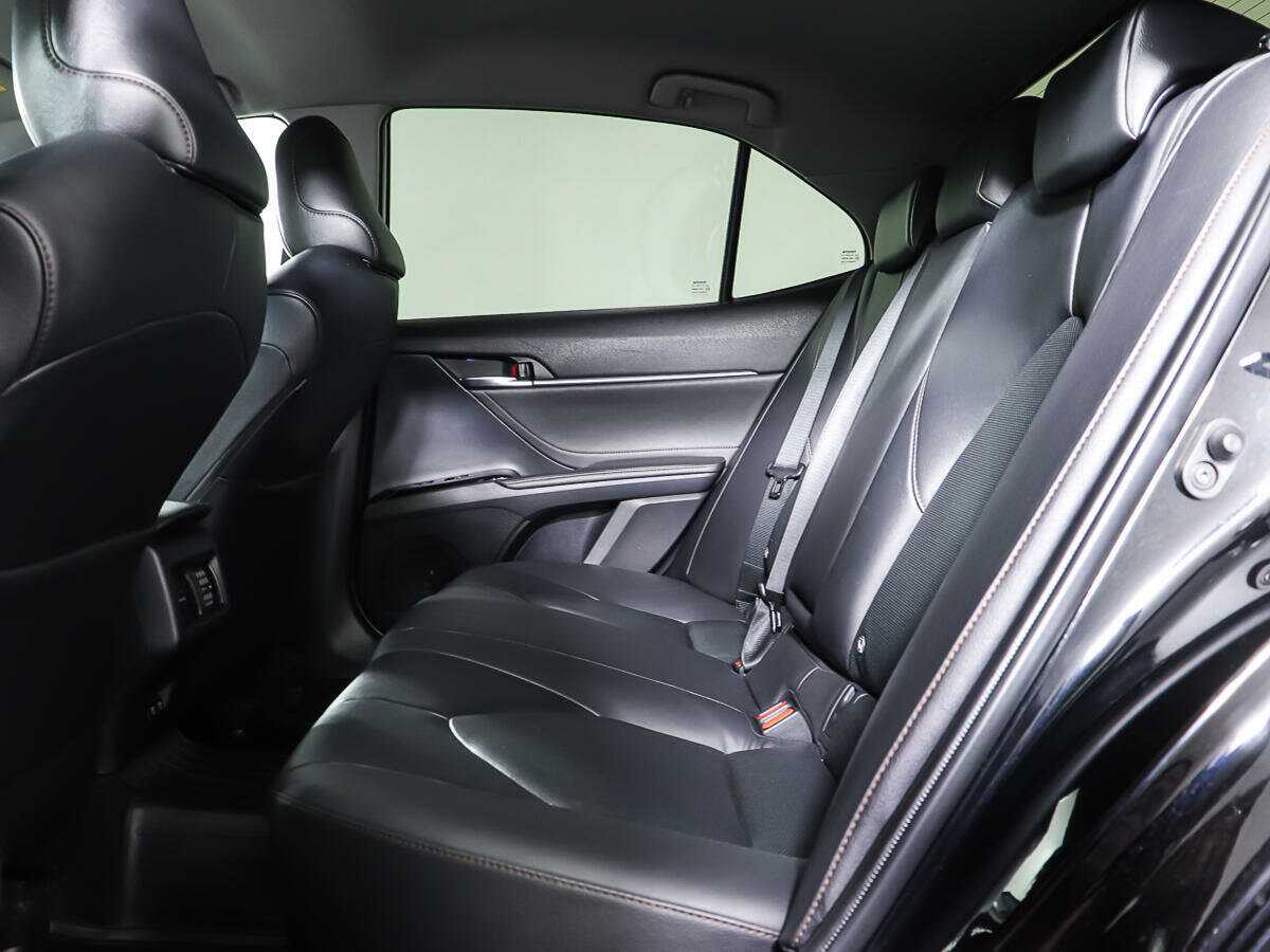 Toyota Camry с пробегом — 2020 год. Фото: #9
