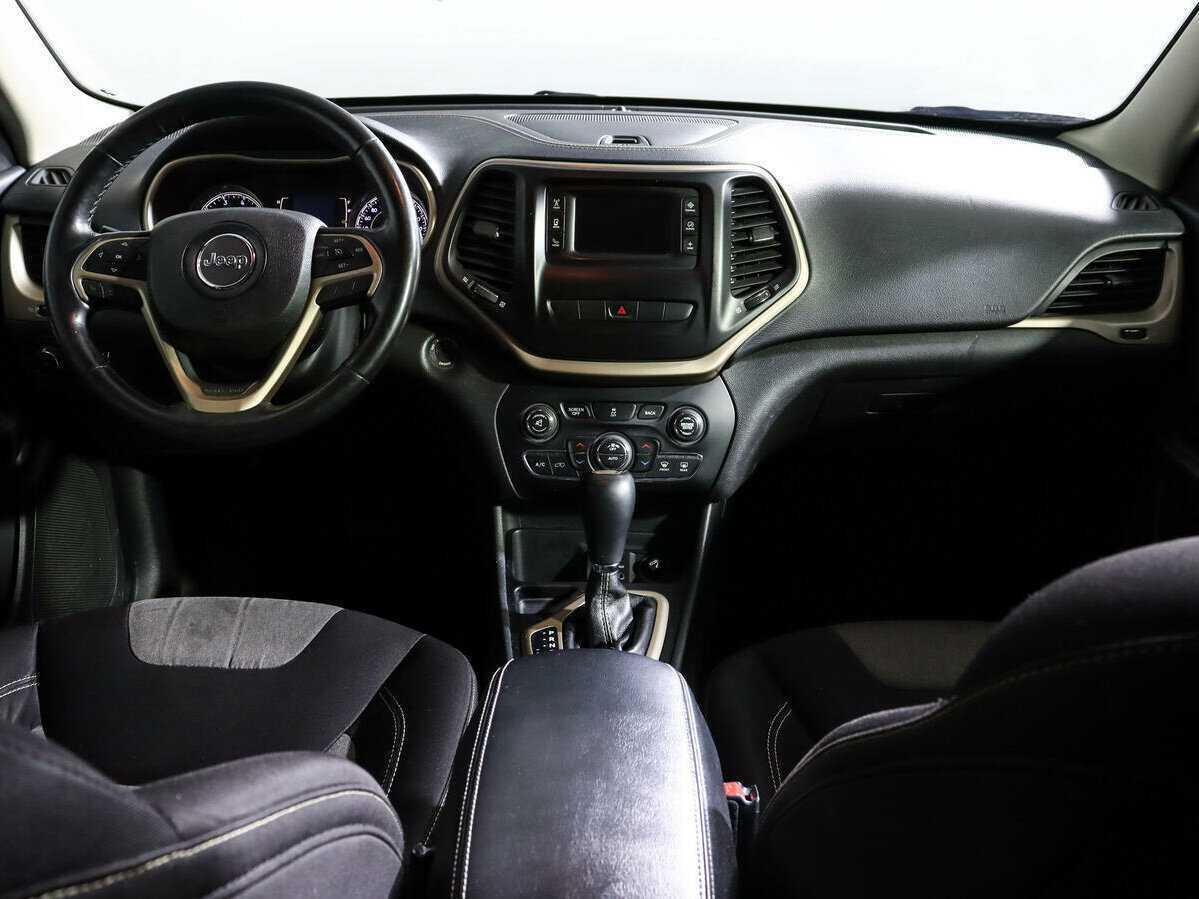 Jeep Cherokee с пробегом — 2014 год. Фото: #9