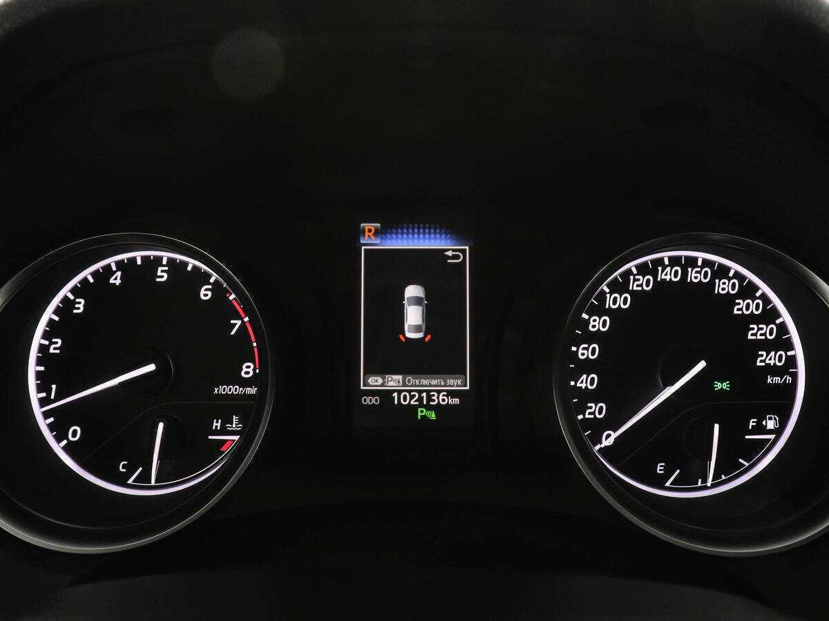 Toyota Camry с пробегом — 2018 год. Фото: #10