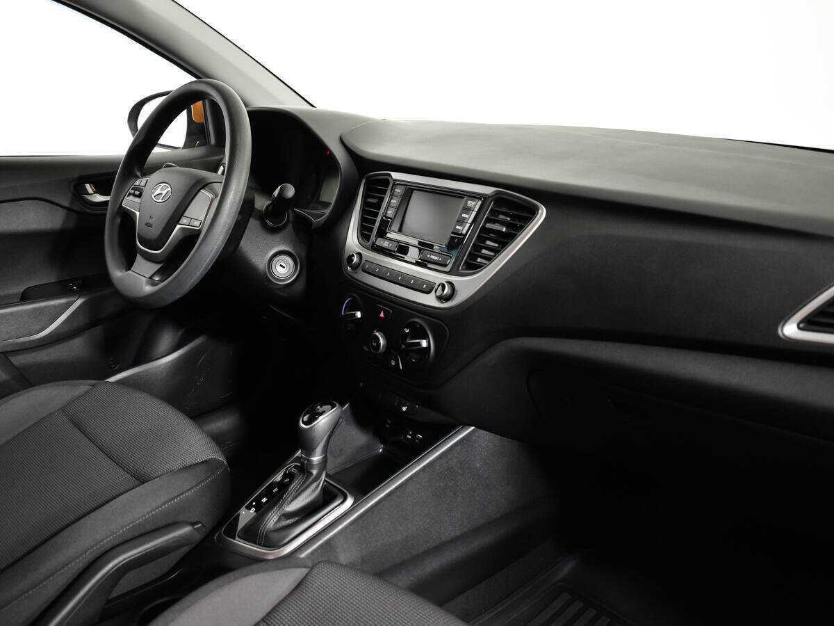 Hyundai Solaris с пробегом — 2017 год. Фото: #6