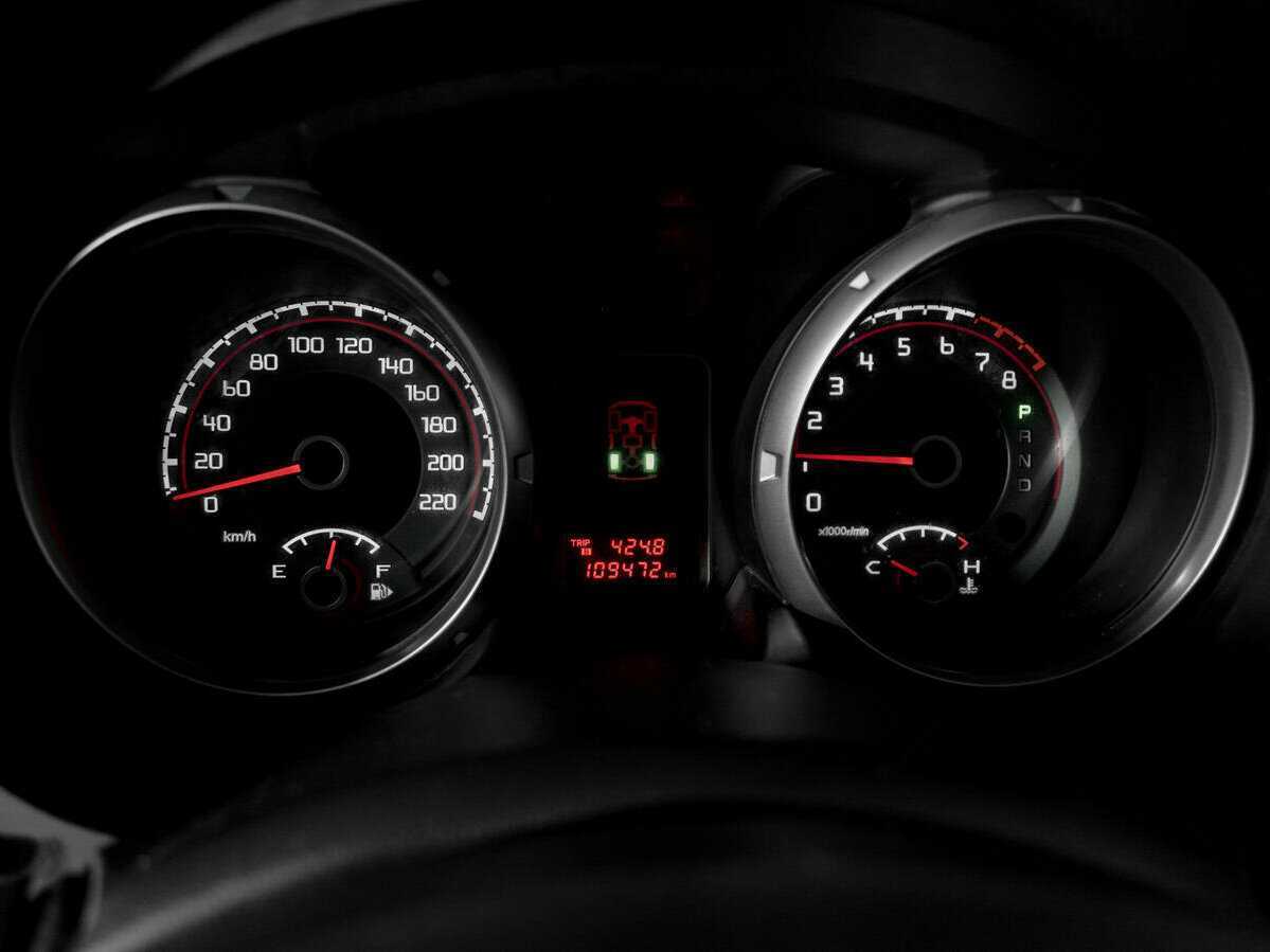 Mitsubishi Pajero с пробегом — 2014 год. Фото: #10