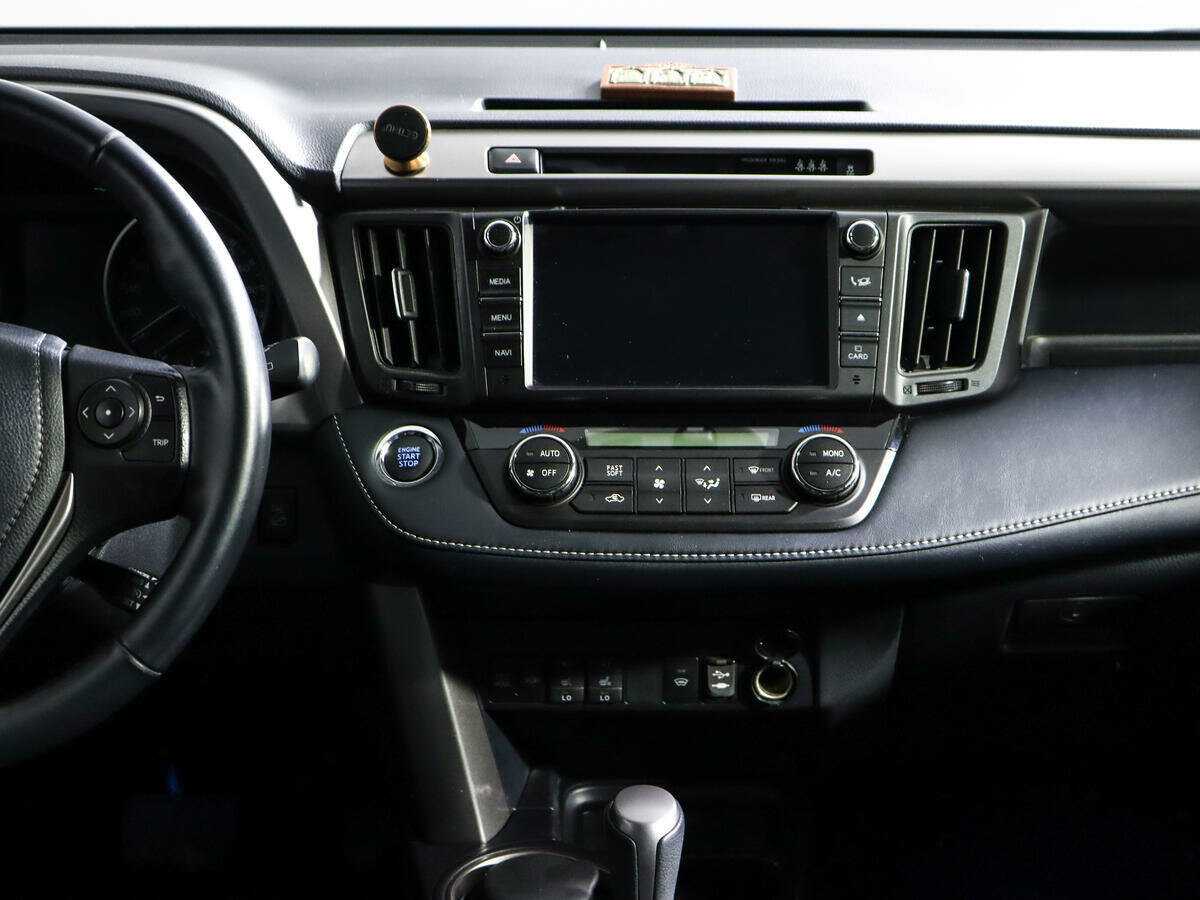 Toyota RAV4 с пробегом — 2018 год. Фото: #10