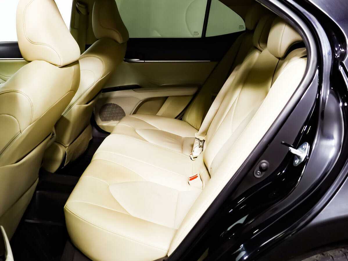 Toyota Camry с пробегом — 2019 год. Фото: #11