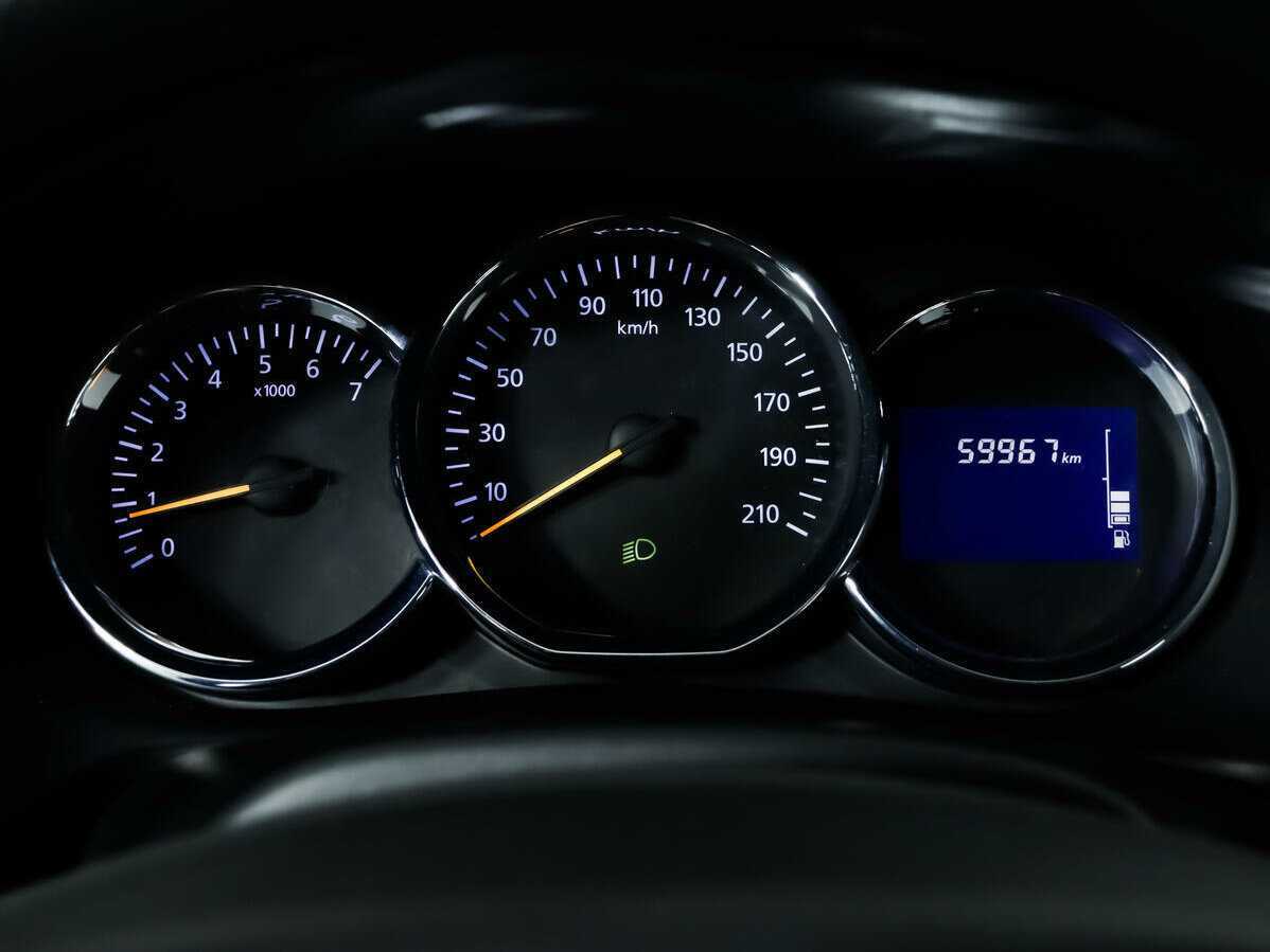 Renault Logan с пробегом — 2018 год. Фото: #9