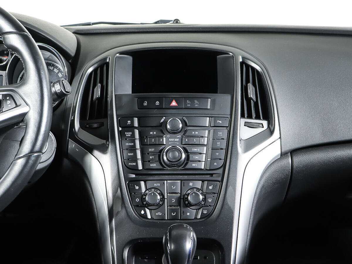 Opel Astra с пробегом — 2012 год. Фото: #11