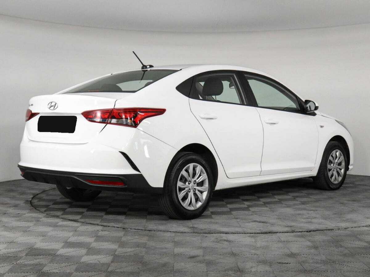 Hyundai Solaris с пробегом — 2022 год. Фото: #4