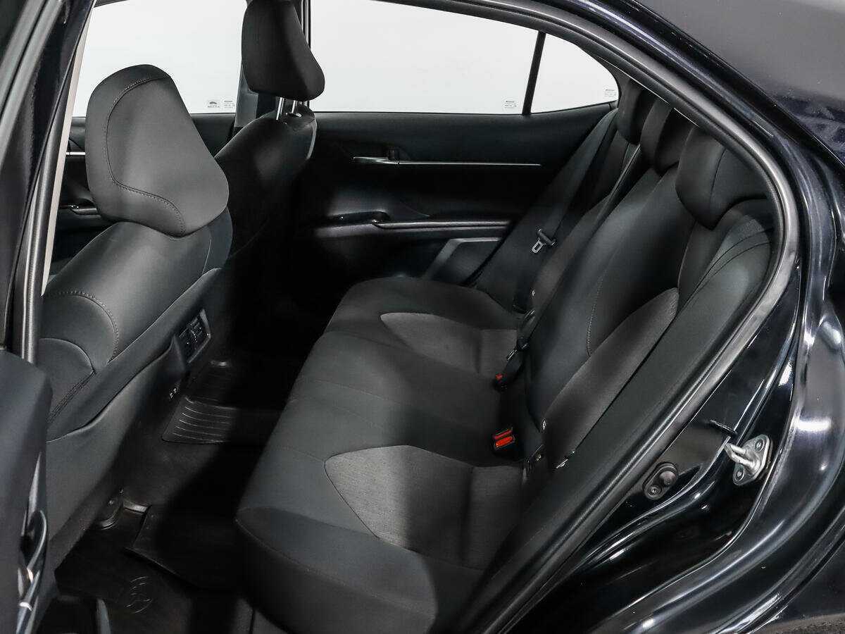 Toyota Camry с пробегом — 2021 год. Фото: #10