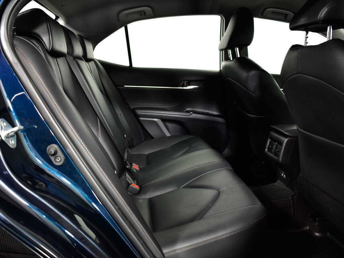 Toyota Camry с пробегом — 2019 год. Фото: #9