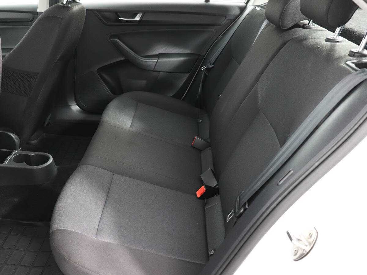 Skoda Rapid с пробегом — 2019 год. Фото: #10