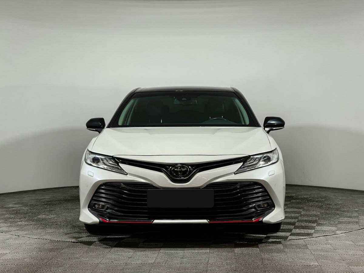 Toyota Camry с пробегом — 2020 год. Фото: #1