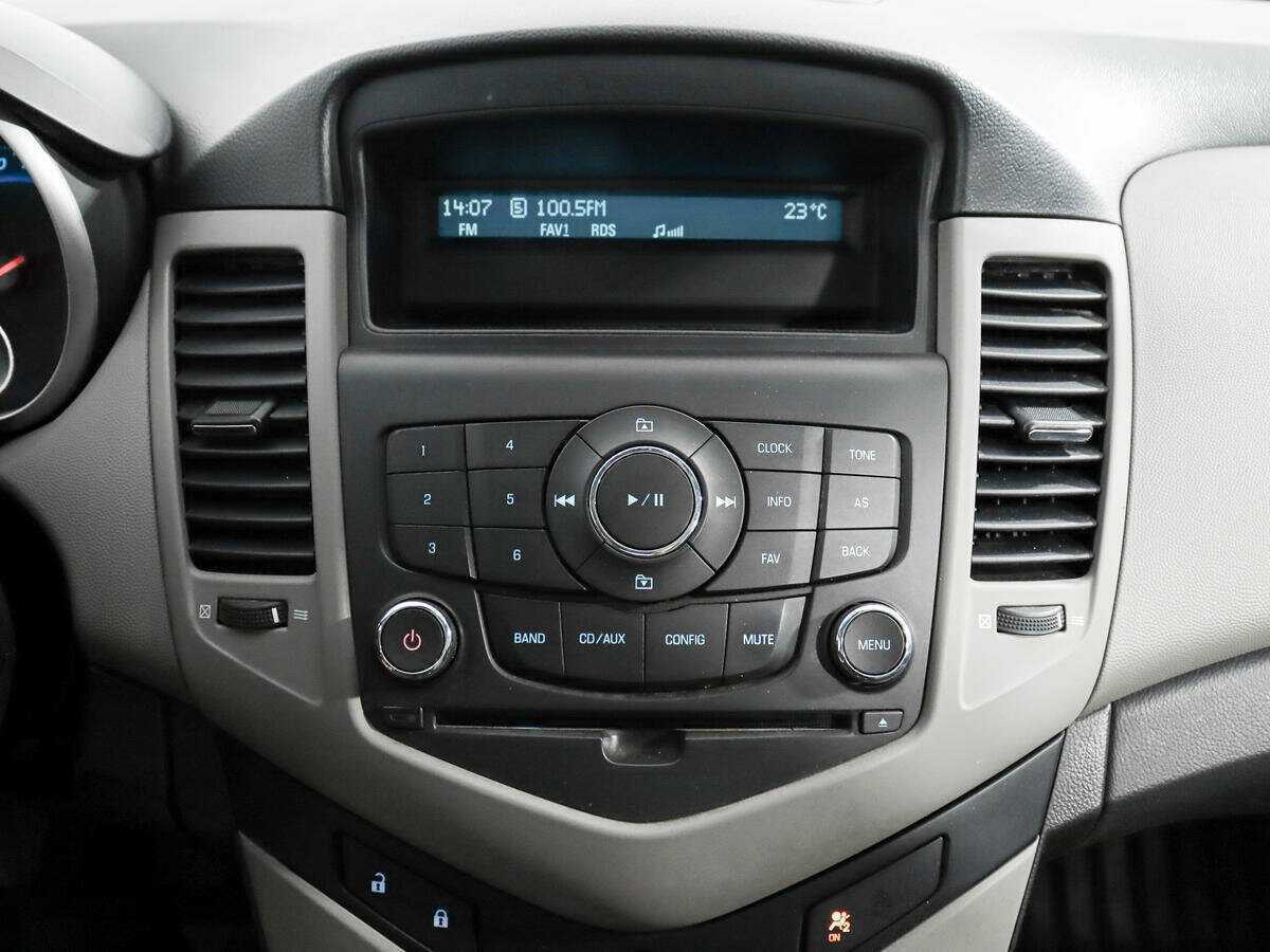 Chevrolet Cruze с пробегом — 2012 год. Фото: #12