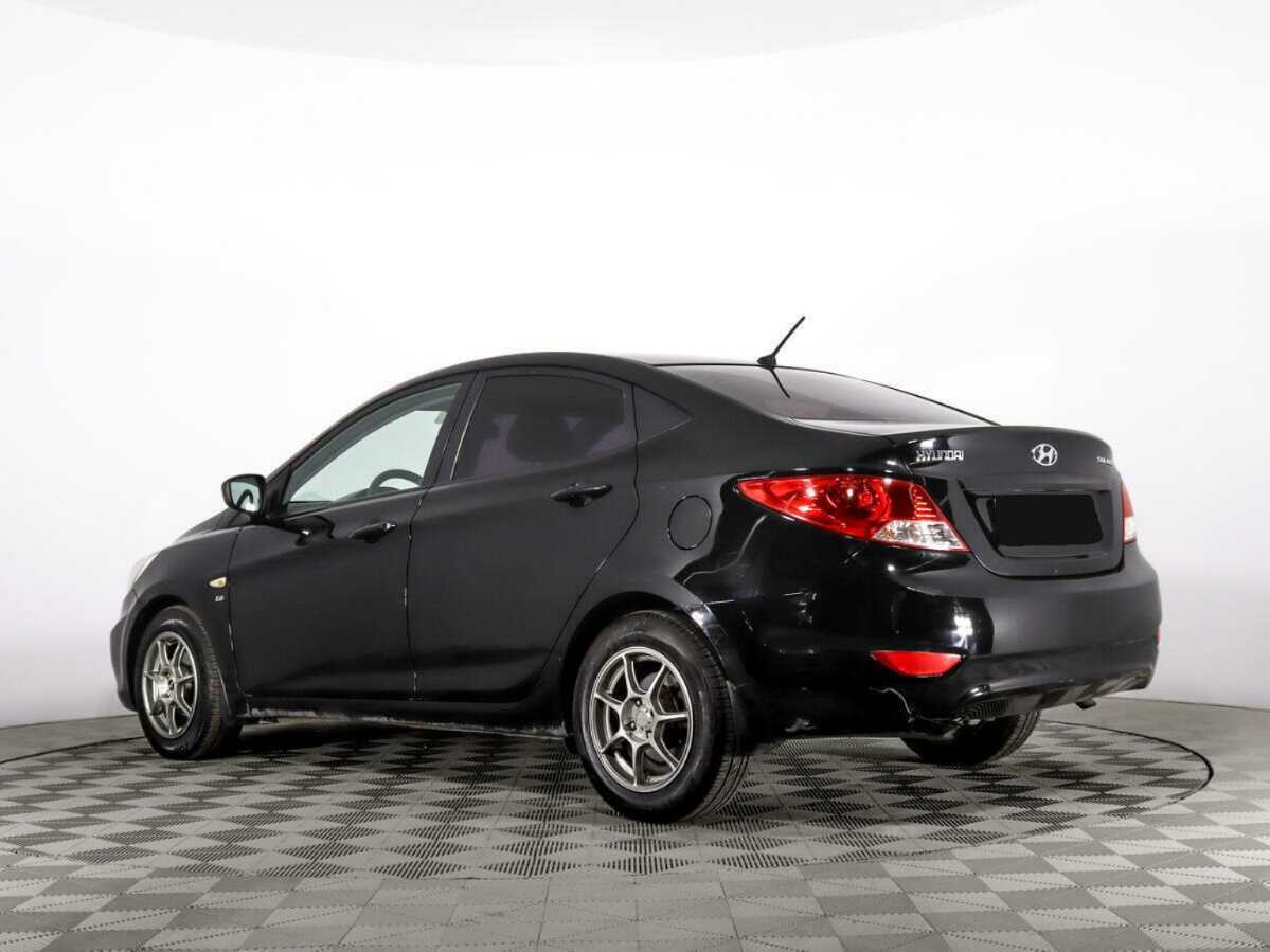 Hyundai Solaris с пробегом — 2013 год. Фото: #6