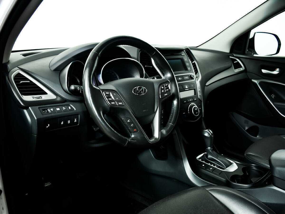Hyundai Santa Fe с пробегом — 2017 год. Фото: #12