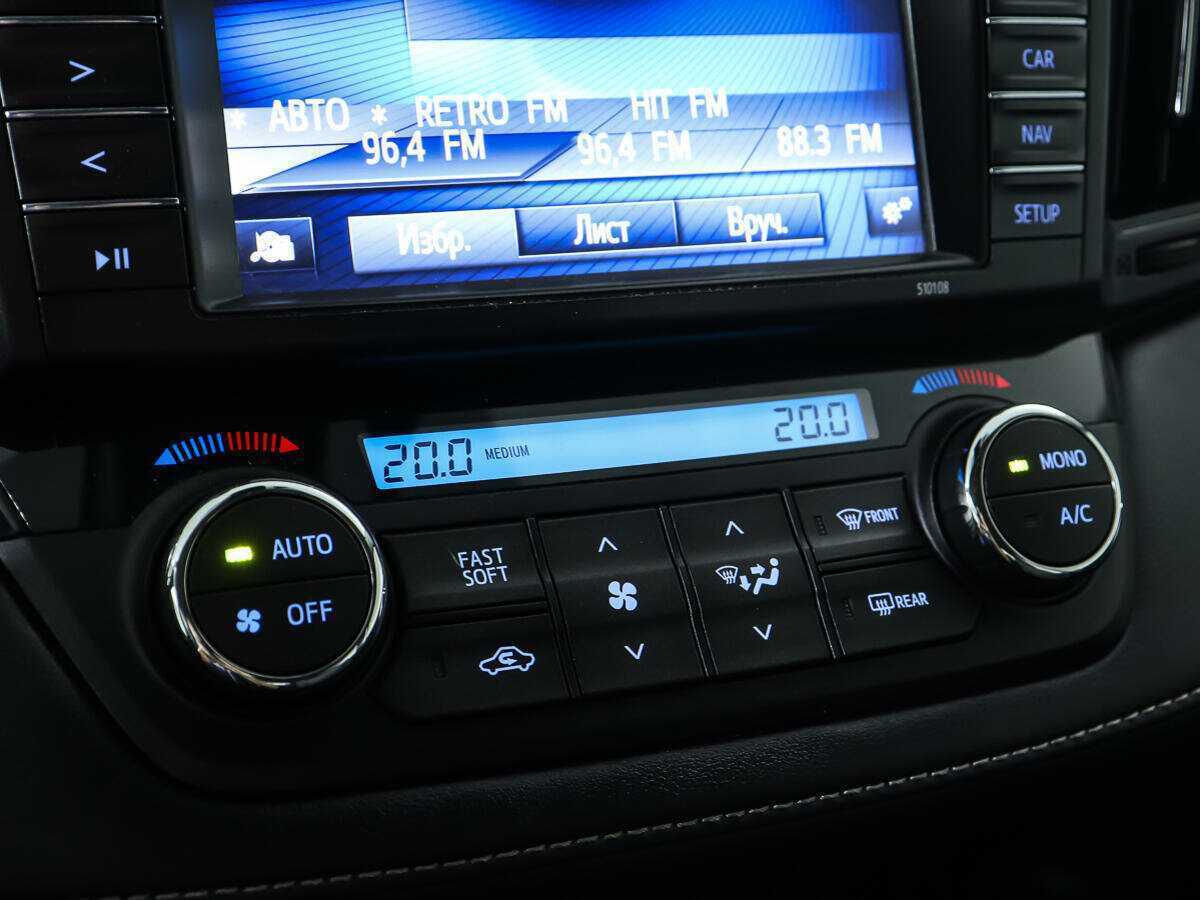 Toyota RAV4 с пробегом — 2018 год. Фото: #17