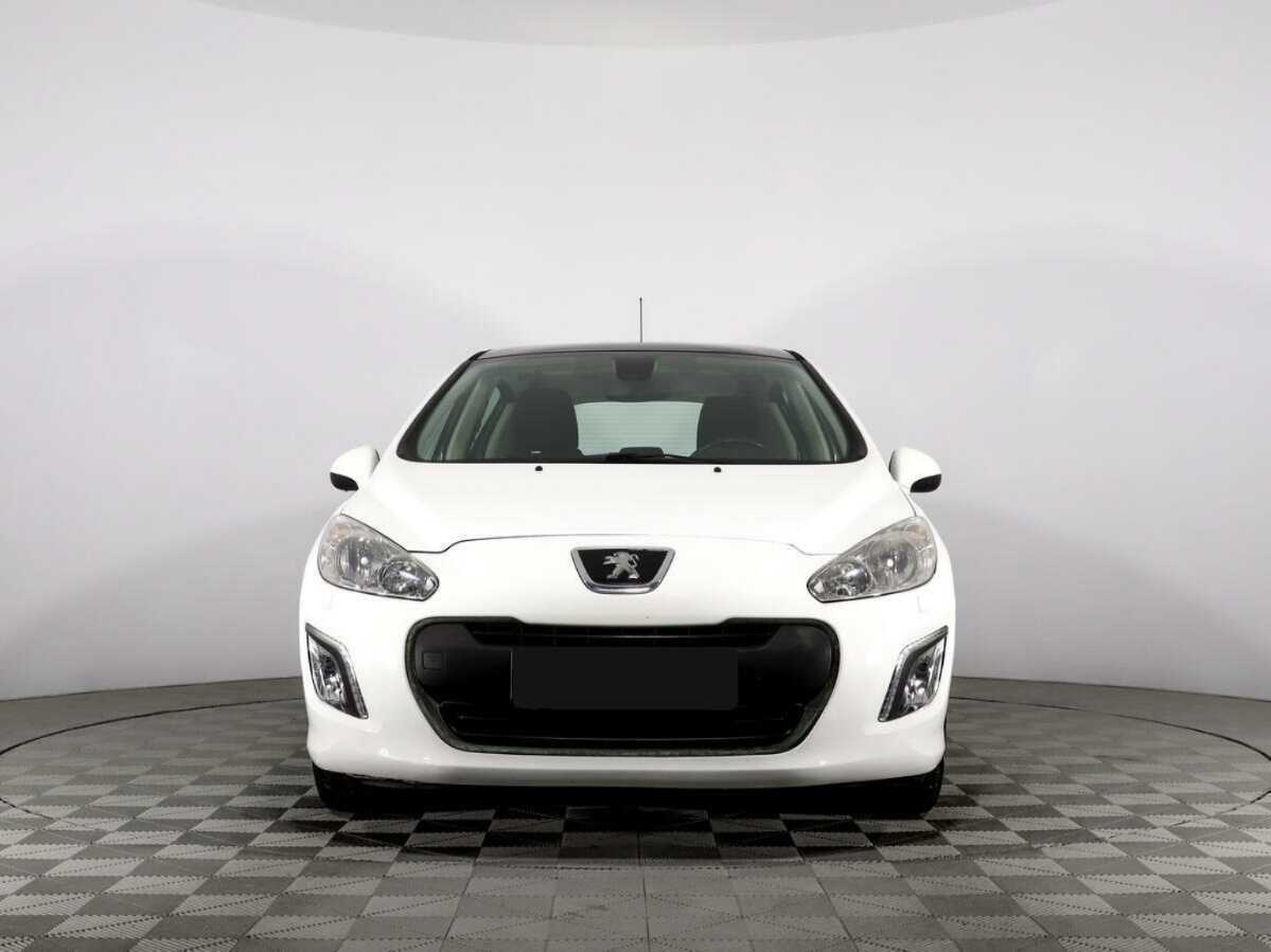 Peugeot 308 с пробегом — 2012 год. Фото: #1