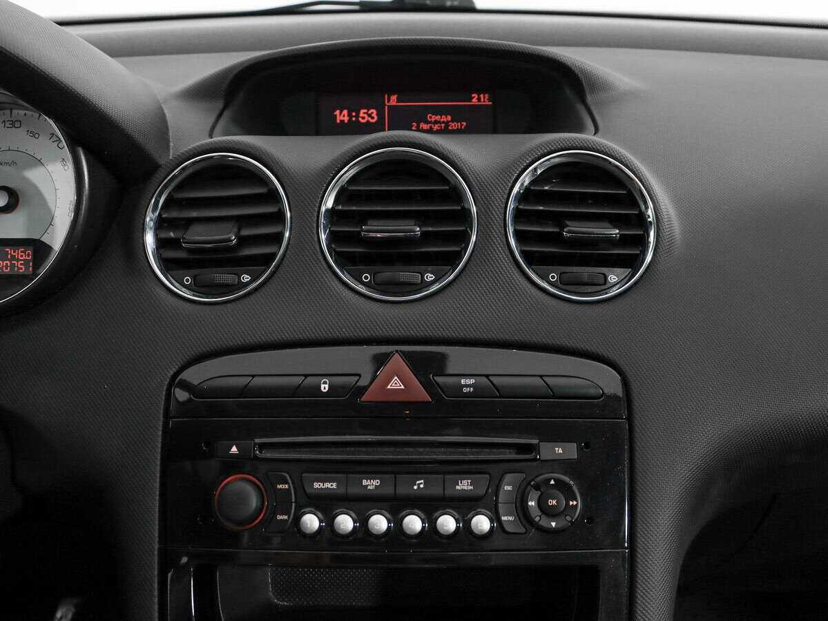 Peugeot 308 с пробегом — 2012 год. Фото: #13