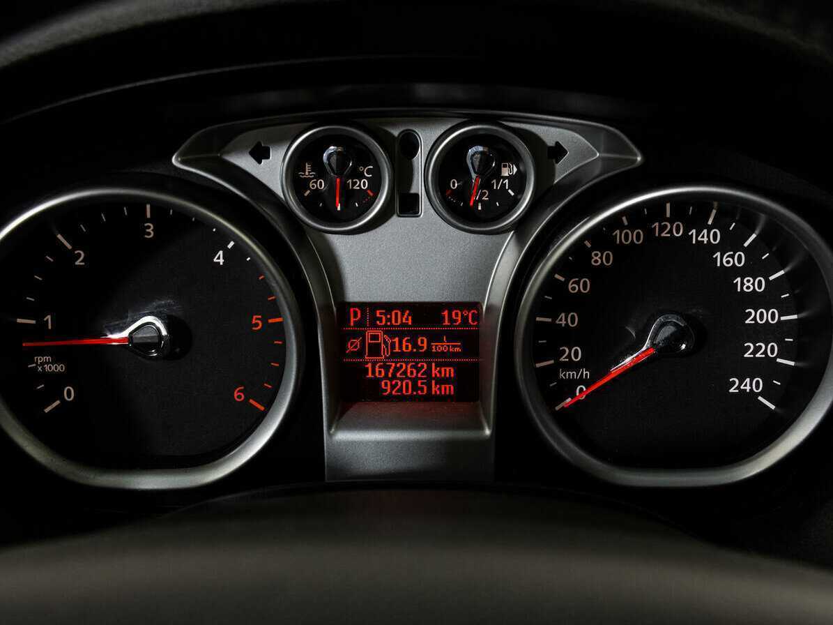 Ford Kuga с пробегом — 2012 год. Фото: #17