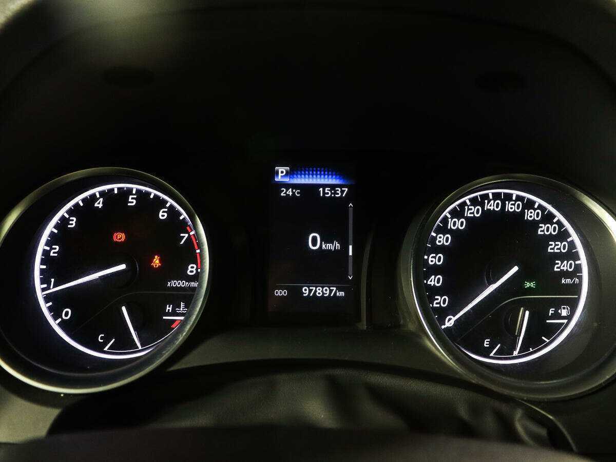 Toyota Camry с пробегом — 2021 год. Фото: #10